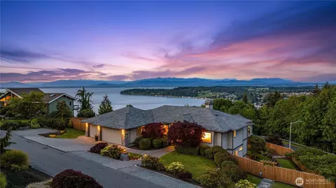 1040 Cassius Ct, Camano Island, WA 98282