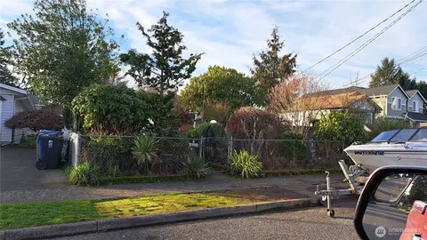 7836 S Ainsworth Ave, Tacoma, WA 98408