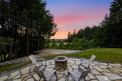 919 Lummi Dr, Fox Island, WA 98333