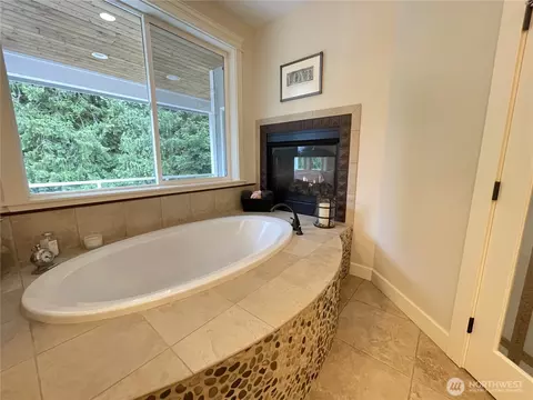Bath - 897 Spaulding Cir, Buckley, WA 98321 photo 2 of 5