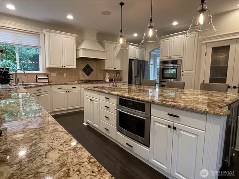 Kitchen - 897 Spaulding Cir, Buckley, WA 98321 photo 2 of 3