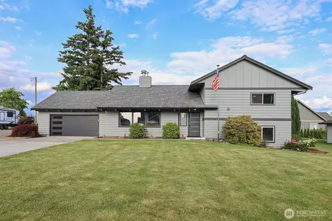 8808 Line Rd, Lynden, WA 98264