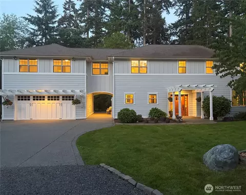 4810 Rose Ave NE, Bainbridge Island, WA 98110