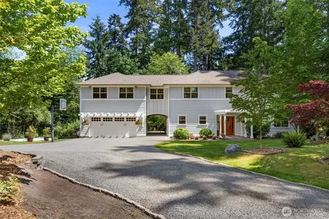 4810 Rose Ave NE, Bainbridge Island, WA 98110