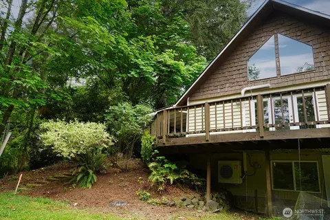 7512 Mirimichi Dr NW, Olympia, WA 98502