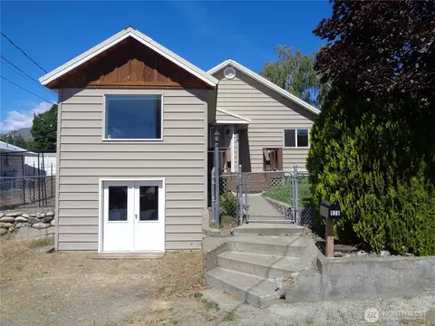926 4th Ave S, Okanogan, WA 98840