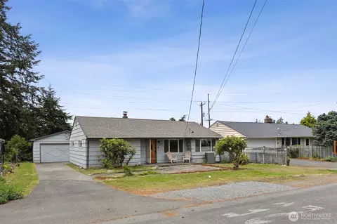 15729 Midvale Ave N, Shoreline, WA 98133