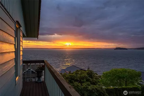 1035 Shorecrest Pl, Camano Island, WA 98282