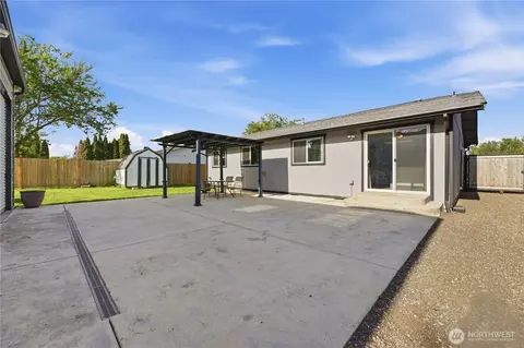 Exterior - 402 Johnson St, Enumclaw, WA 98022 photo 7 of 11