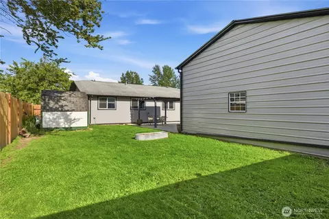 Exterior - 402 Johnson St, Enumclaw, WA 98022 photo 9 of 11