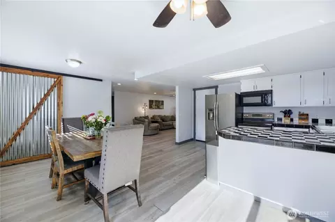 Dining - 402 Johnson St, Enumclaw, WA 98022 photo 3 of 3