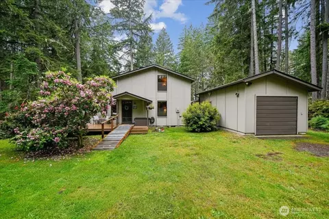10606 Olympic Dr, Anderson Island, WA 98303