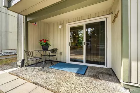 5822 200th St SW #5822F, Lynnwood, WA 98036