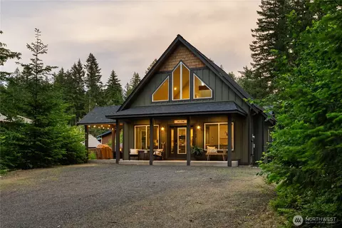 108 Cowlitz View Dr, Packwood, WA 98361