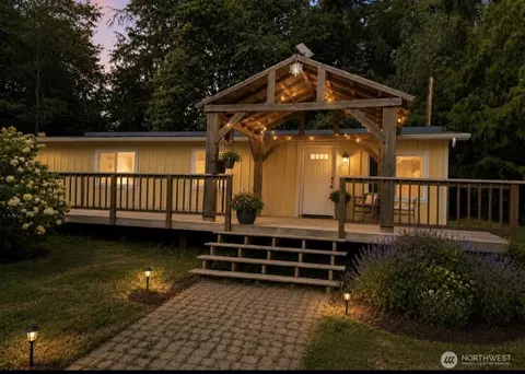 351 Evergreen Park Rd, Camano Island, WA 98282