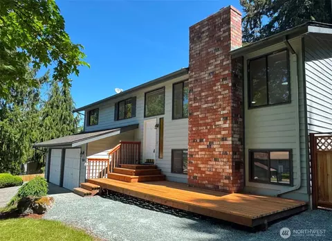 904 N Waugh Rd, Mount Vernon, WA 98273