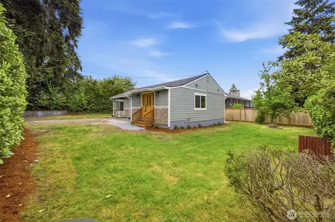 2604 S 122nd St, Seattle, WA 98168