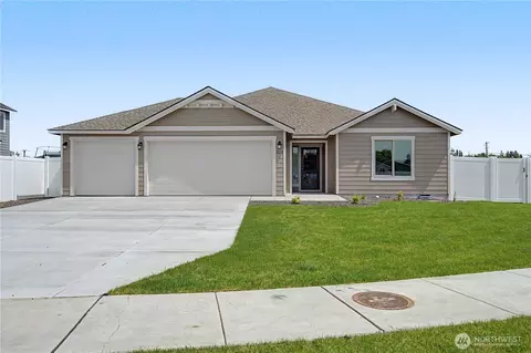 523 N Lessor Loop, Moses Lake, WA 98837