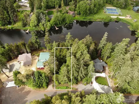 11018 Matthews Way, Anderson Island, WA 98303