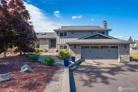 11719 8th St E, Edgewood, WA 98372