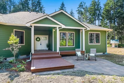 8283 NE 360th St, Kingston, WA 98346