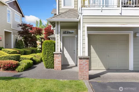 551 241st Ln SE, Sammamish, WA 98074