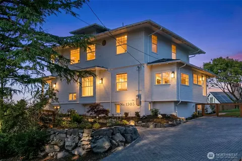 1303 E Lynn St, Seattle, WA 98102