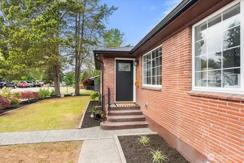 5517 N 47th St, Tacoma, WA 98407