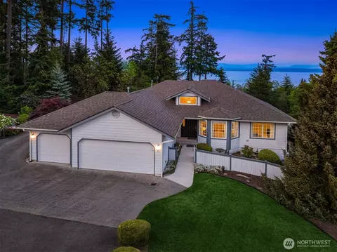 51 Lucky Ln, Camano Island, WA 98282