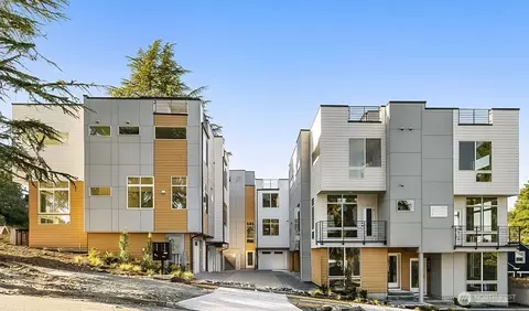 902 N 86th St, Seattle, WA 98103