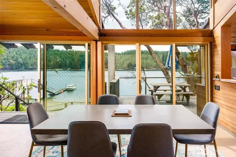 69 Rocky Rd, Eastsound, WA 98245