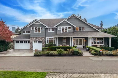 10021 NE 16th Pl, Bellevue, WA 98004