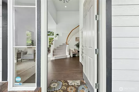 Entry Way - 14708 54th Ave SE, Everett, WA 98208 photo 1 of 2
