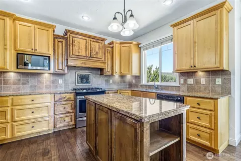 Kitchen - 10 Wolf Fork Pl, Walla Walla, WA 99362 photo 2 of 5