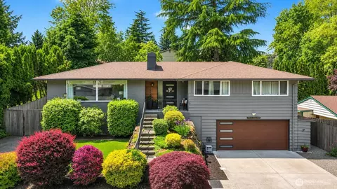 829 Maplewood Ave, Kent, WA 98030