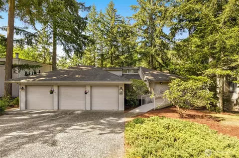 5221 Somerset Dr SE, Bellevue, WA 98006