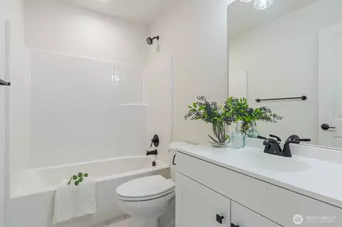 Bath - 2312 75th St #B, Everett, WA 98203 photo 1 of 2