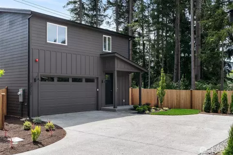 Exterior - 2312 75th St #B, Everett, WA 98203 photo 3 of 5