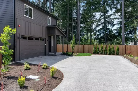 Exterior - 2312 75th St #B, Everett, WA 98203 photo 2 of 5
