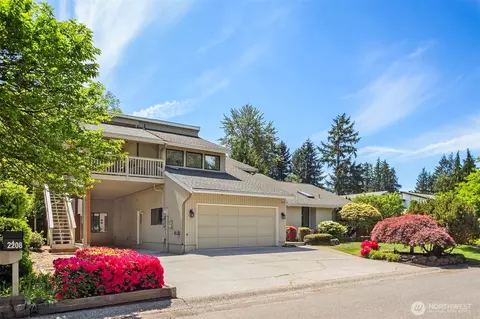 Exterior - 2208 101st St SE, Everett, WA 98208 photo 2 of 8