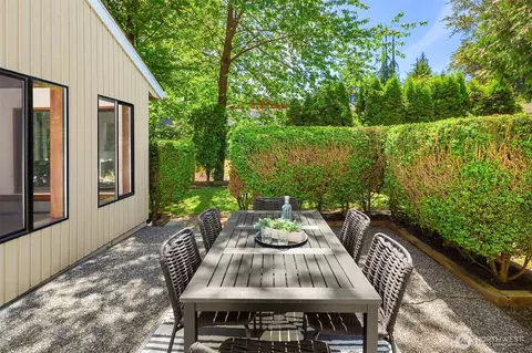 Exterior - 2208 101st St SE, Everett, WA 98208 photo 5 of 8