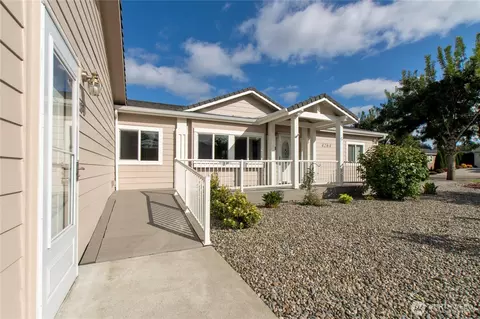 4264 Lakeview Ln SE, Lacey, WA 98503