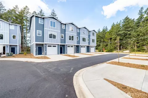 945 NW Heller St #A2, Oak Harbor, WA 98277