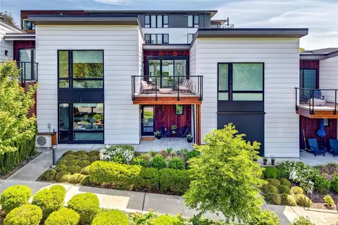 227 Ebi Ln NE, Bainbridge Island, WA 98110