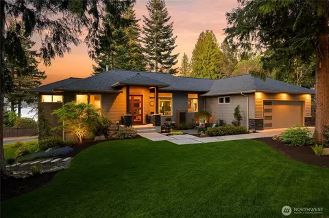 28 Strawberry Point Rd, Bellingham, WA 98229