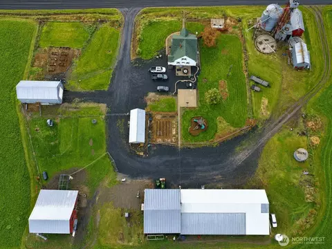 39919 S Farmington Rd, Latah, WA 99018