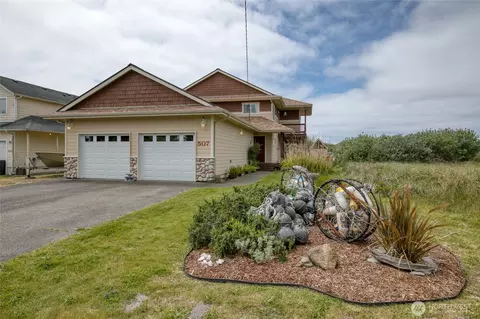 507 Sand Dune Ave SW, Ocean Shores, WA 98569