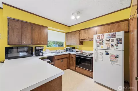Kitchen - 1320 Lunde Ln, Everson, WA 98247 photo 1 of 3