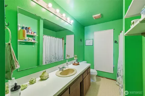 Bath - 1320 Lunde Ln, Everson, WA 98247 photo 1 of 1