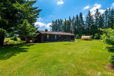 Exterior - 1320 Lunde Ln, Everson, WA 98247 photo 13 of 16
